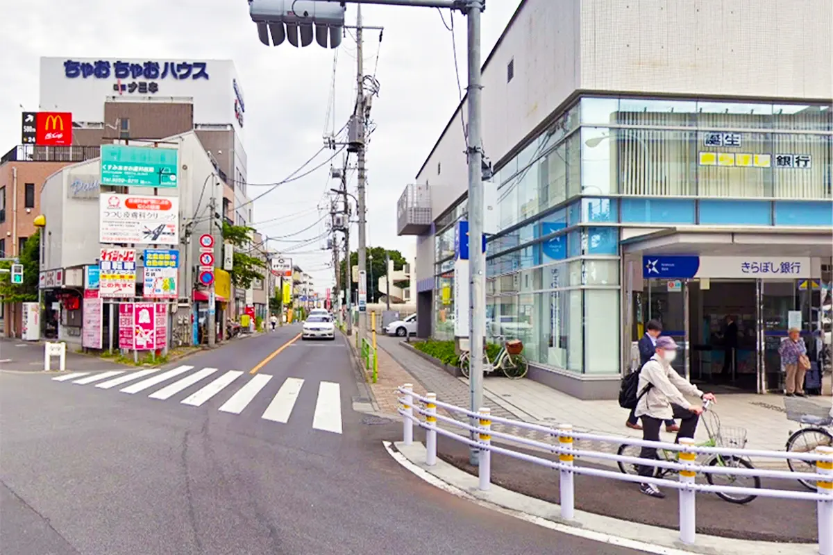 サミットから見た道順の経路の風景
