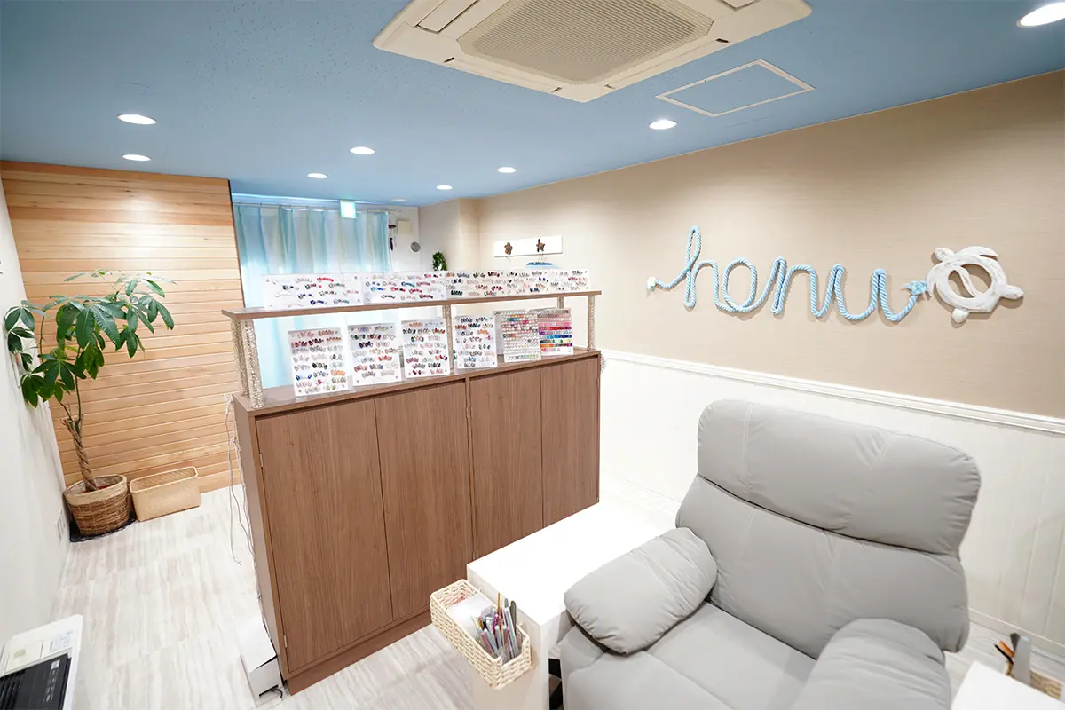 当店自慢のリクライニングできるソファー席です。